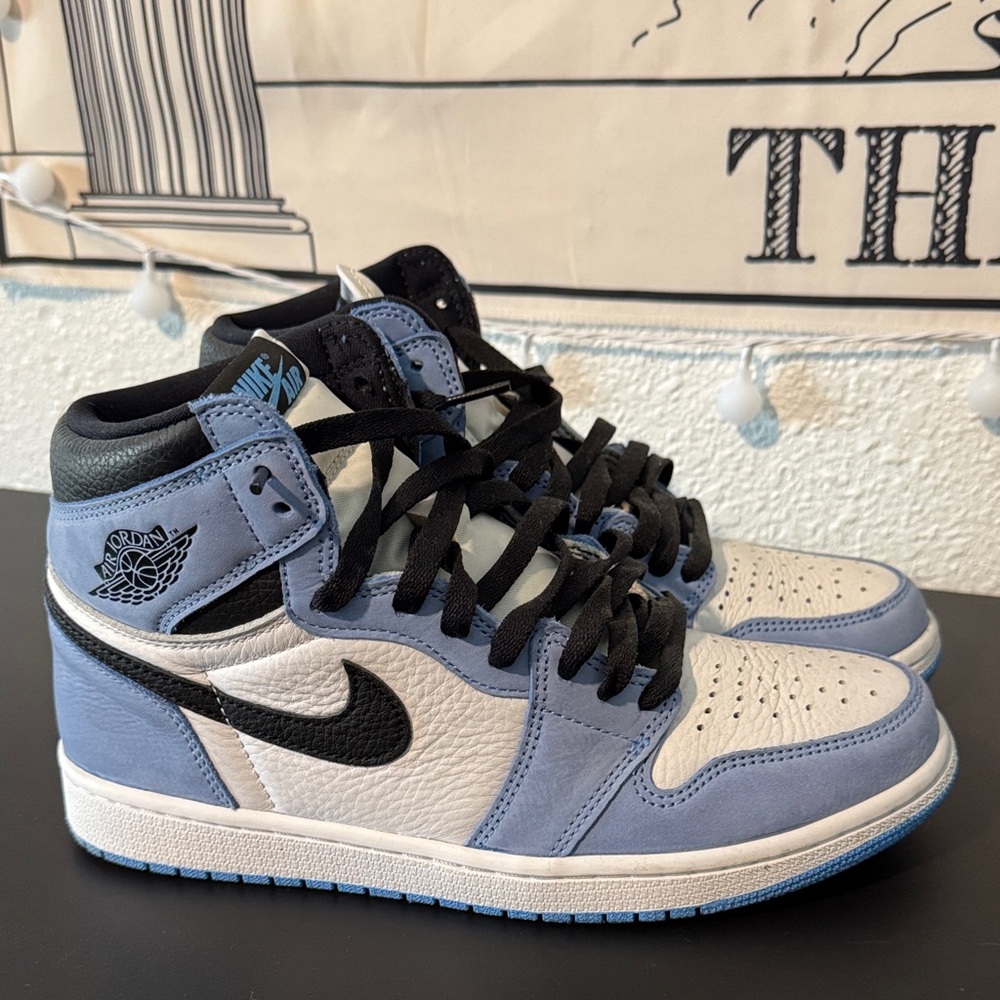 Air Jordan 1 Retro High OG- University Blue